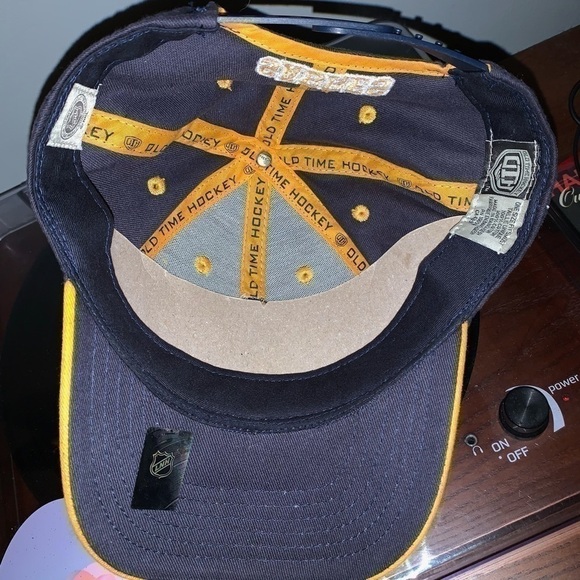 BUFFALO Sabres NHL SnapBack - Picture 7 of 7